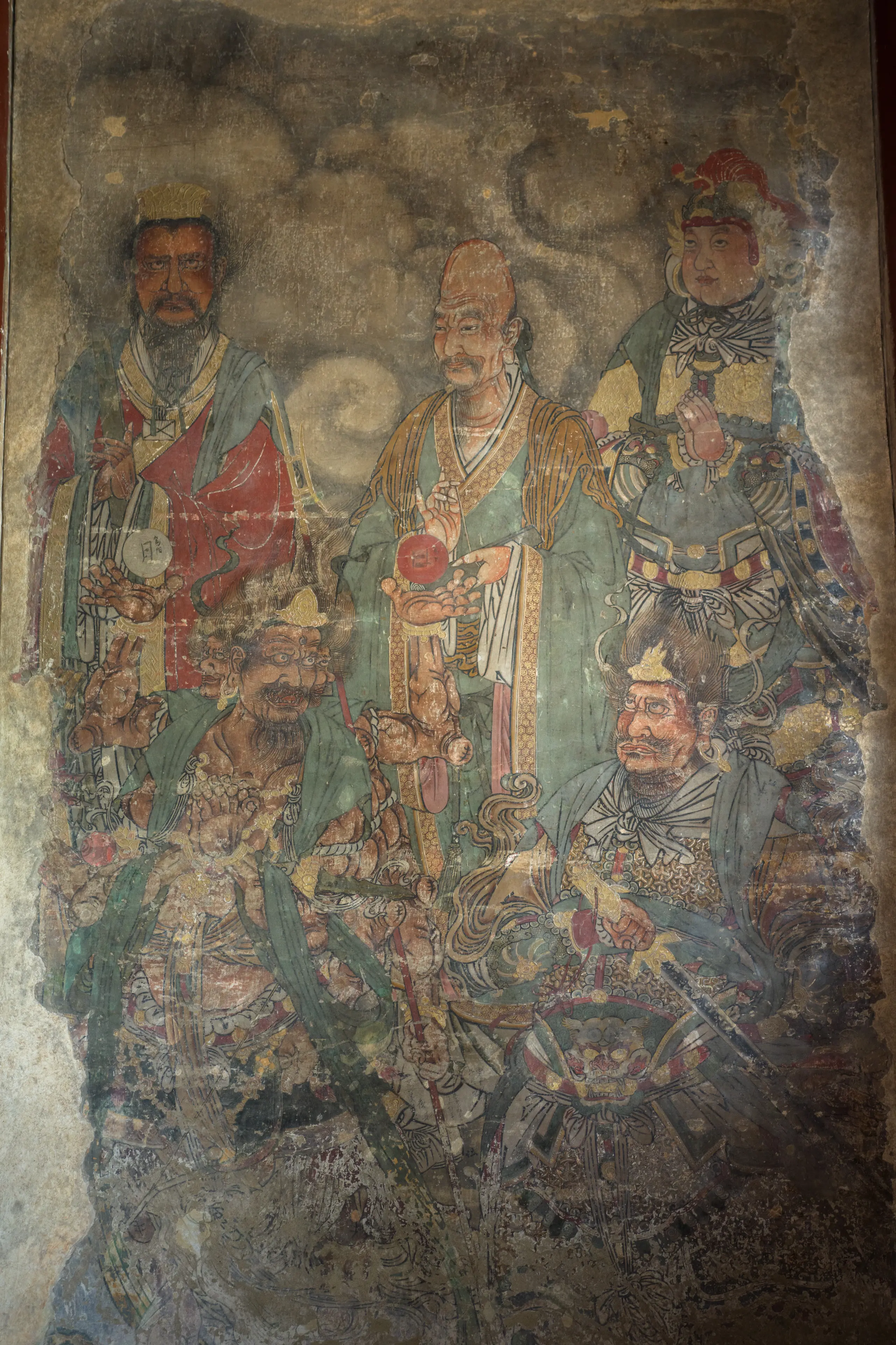 佛像旁墙上的壁画