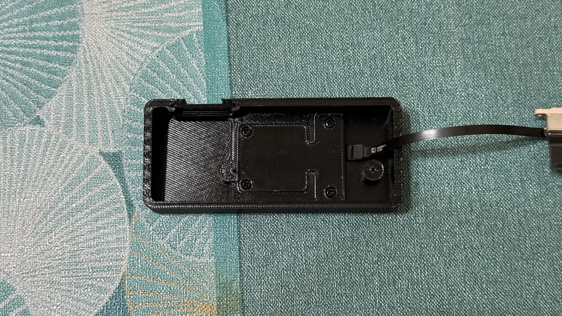 拧上螺丝的效果图